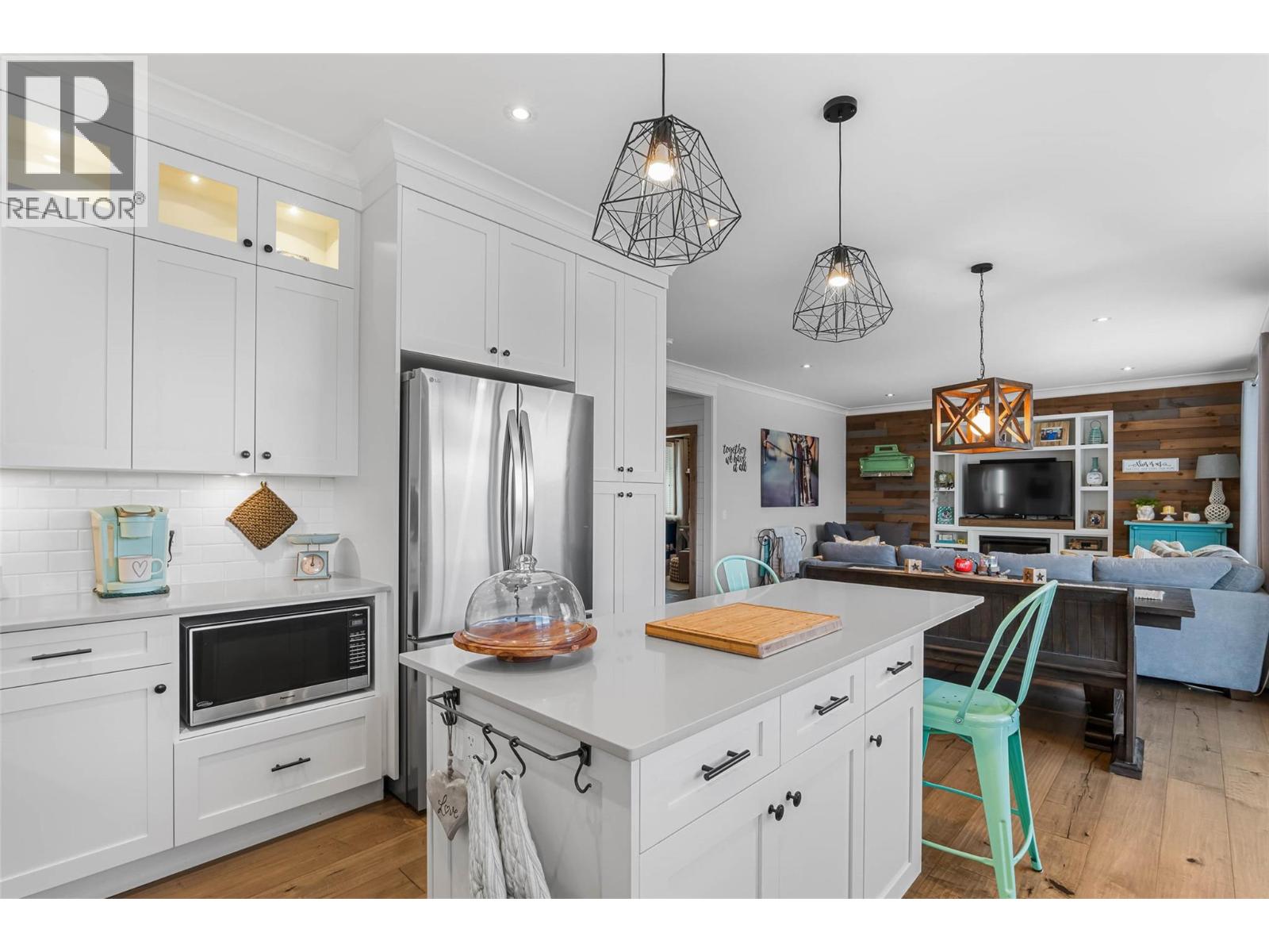 Photo 11 of 1559 Emerald Drive, Kamloops BC