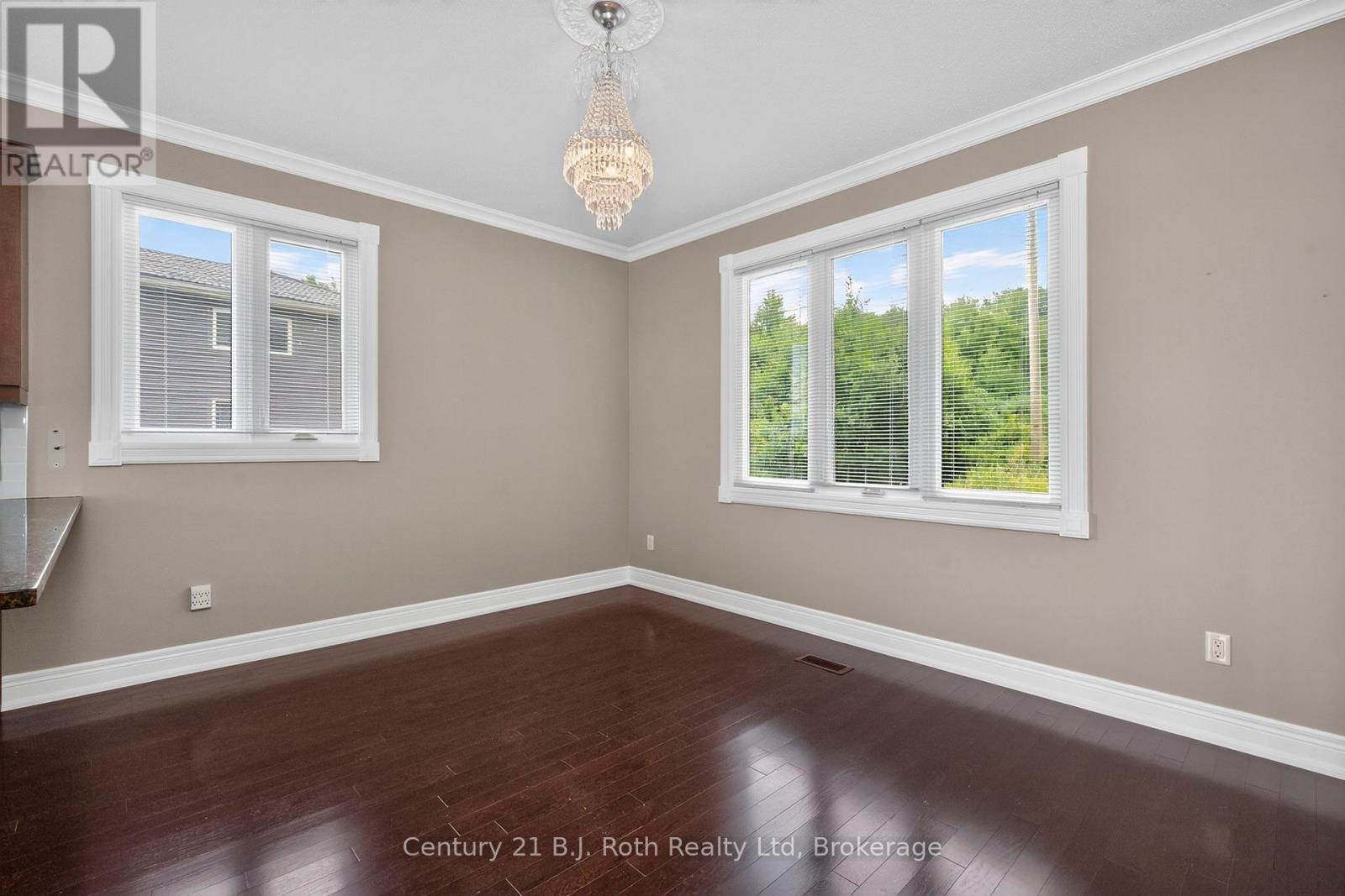 Photo 11 of 626 Taylor Drive, Midland ON