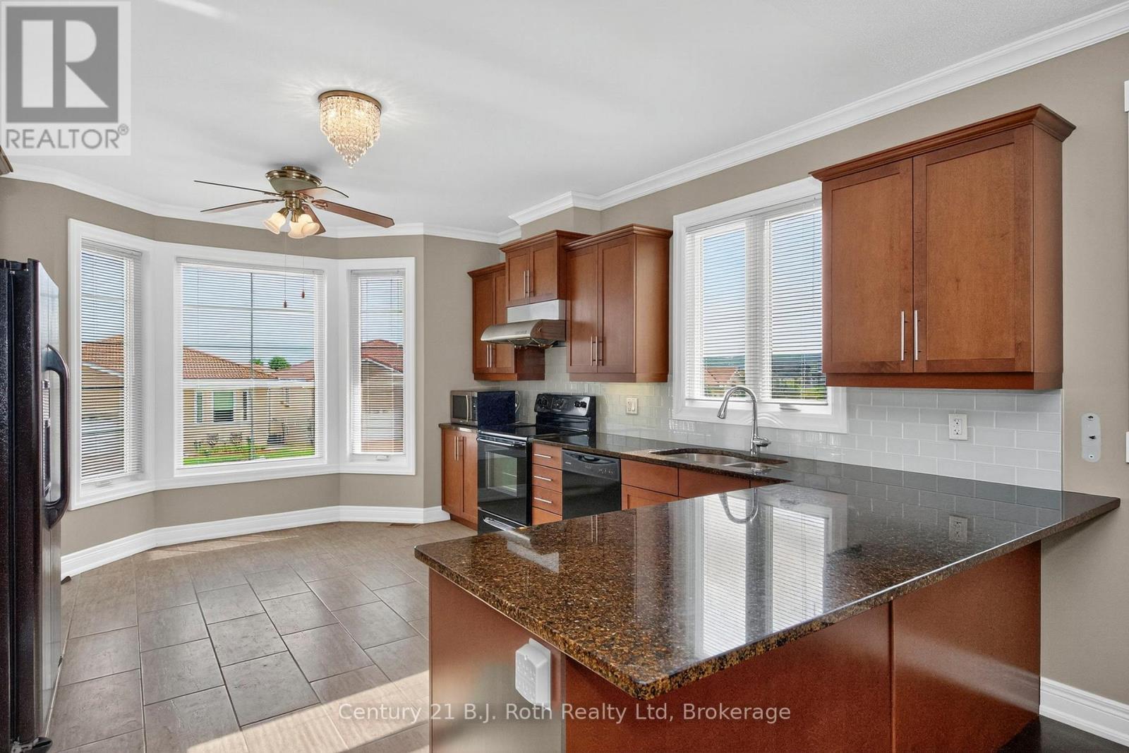 Photo 5 of 626 Taylor Drive, Midland ON