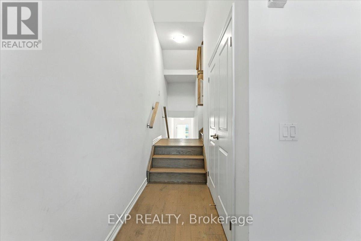 Photo 11 of 59 Gemma Place, Brampton ON