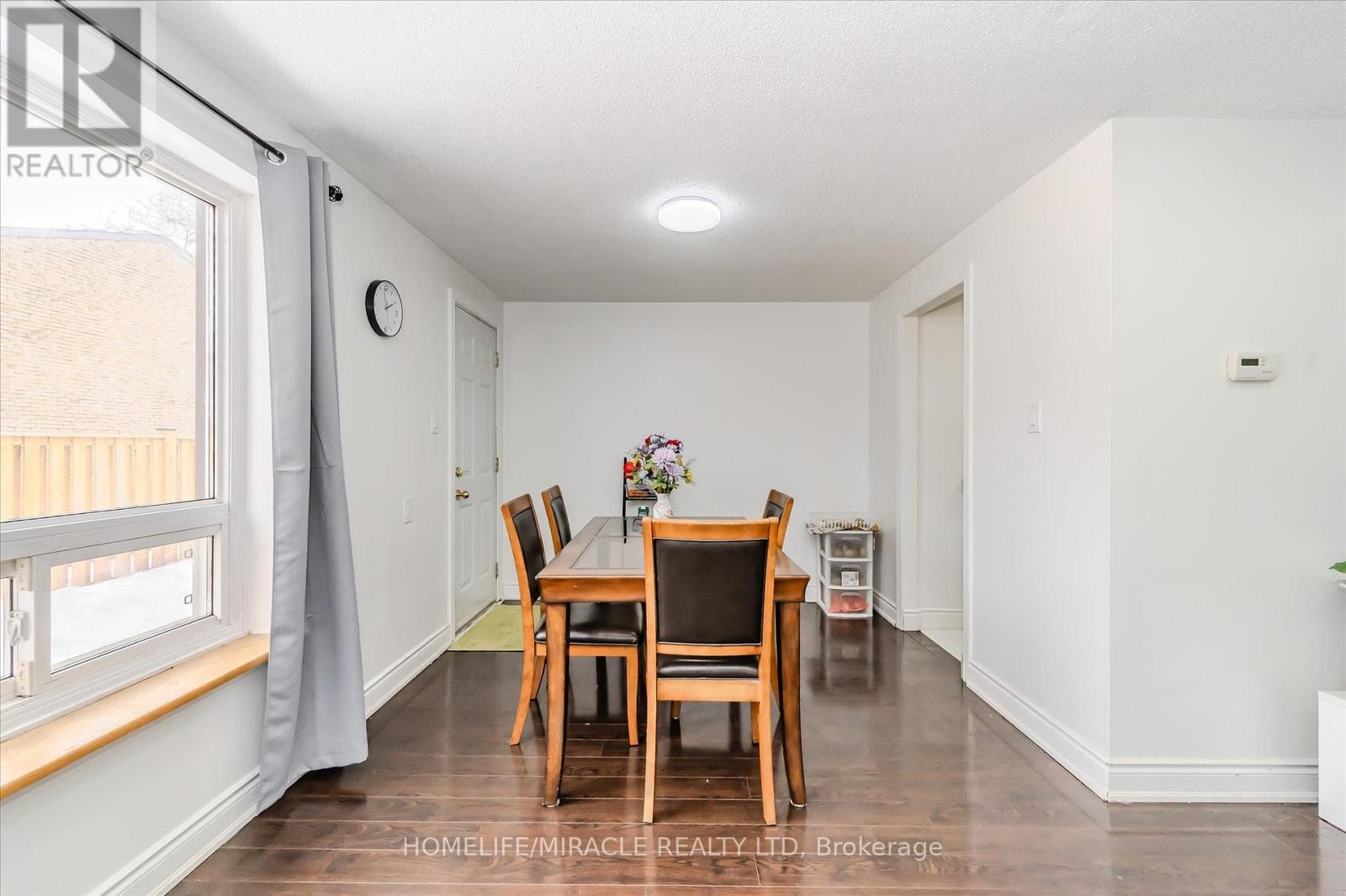 Photo 2 of 4 235 Ferguson Avenue, Cambridge ON