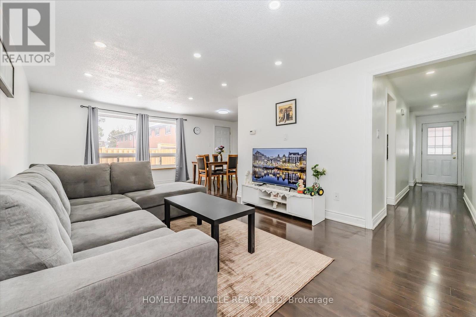 Photo 15 of 4 235 Ferguson Avenue, Cambridge ON