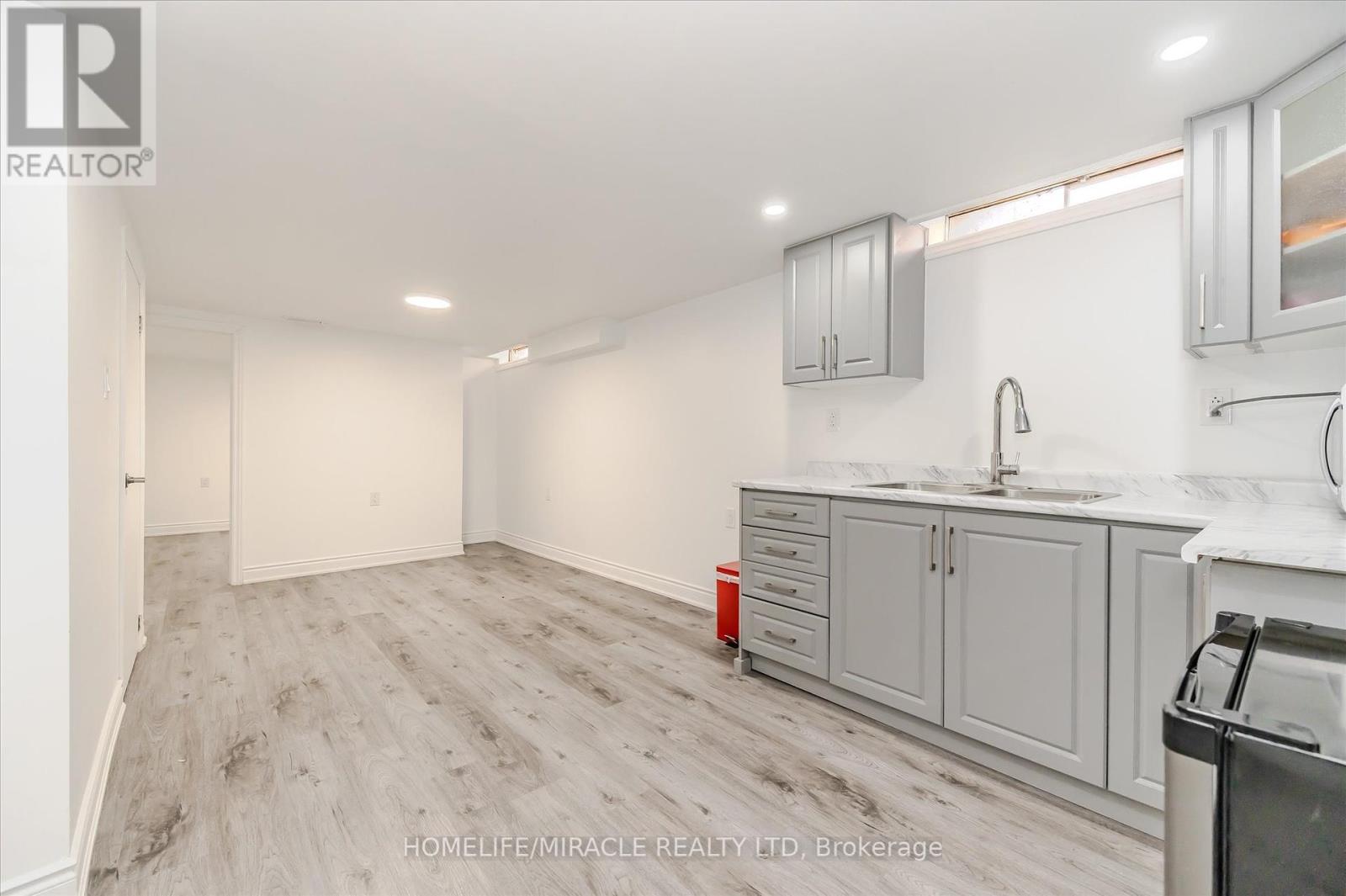 Photo 25 of 4 235 Ferguson Avenue, Cambridge ON