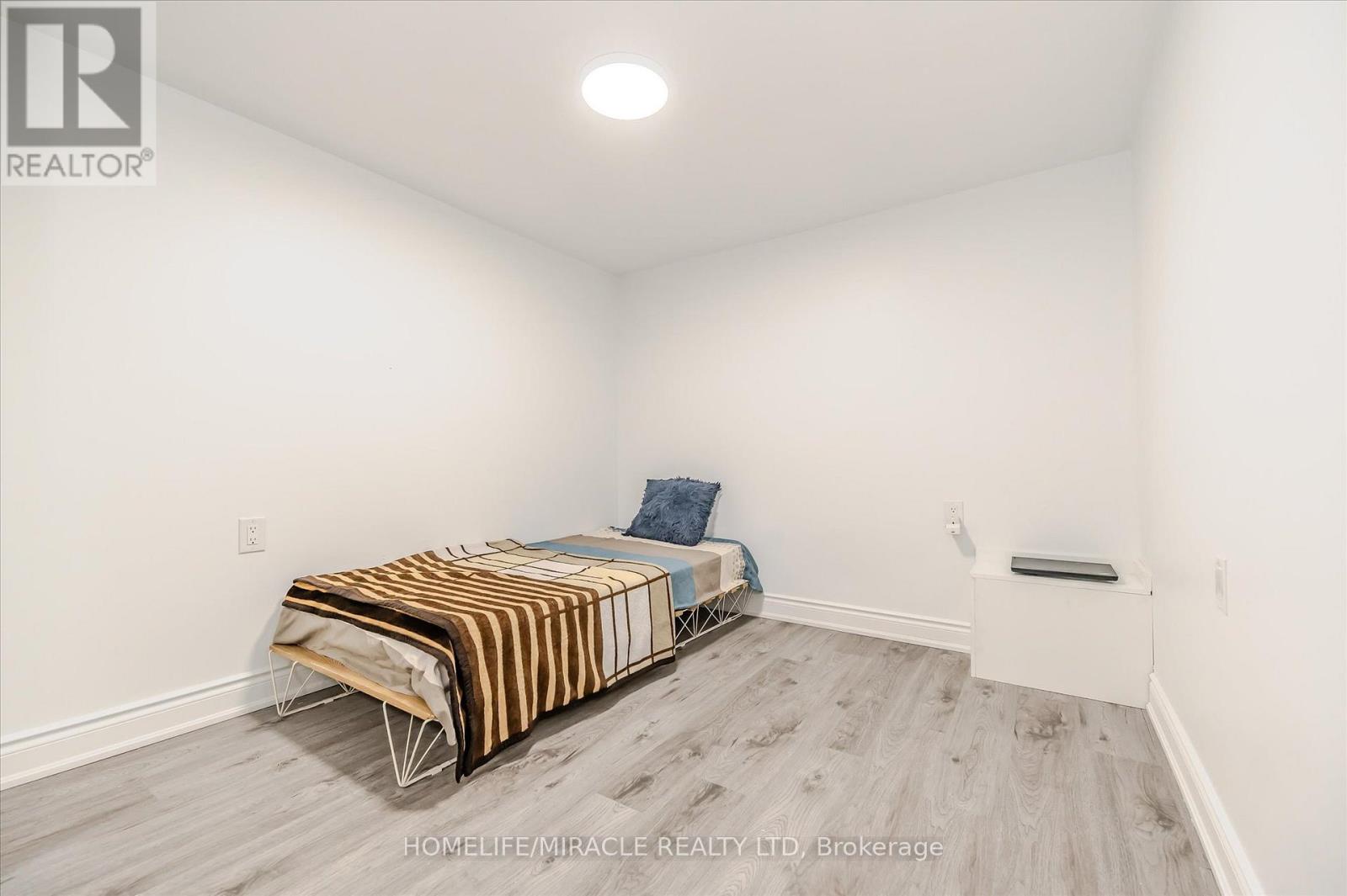 Photo 29 of 4 235 Ferguson Avenue, Cambridge ON