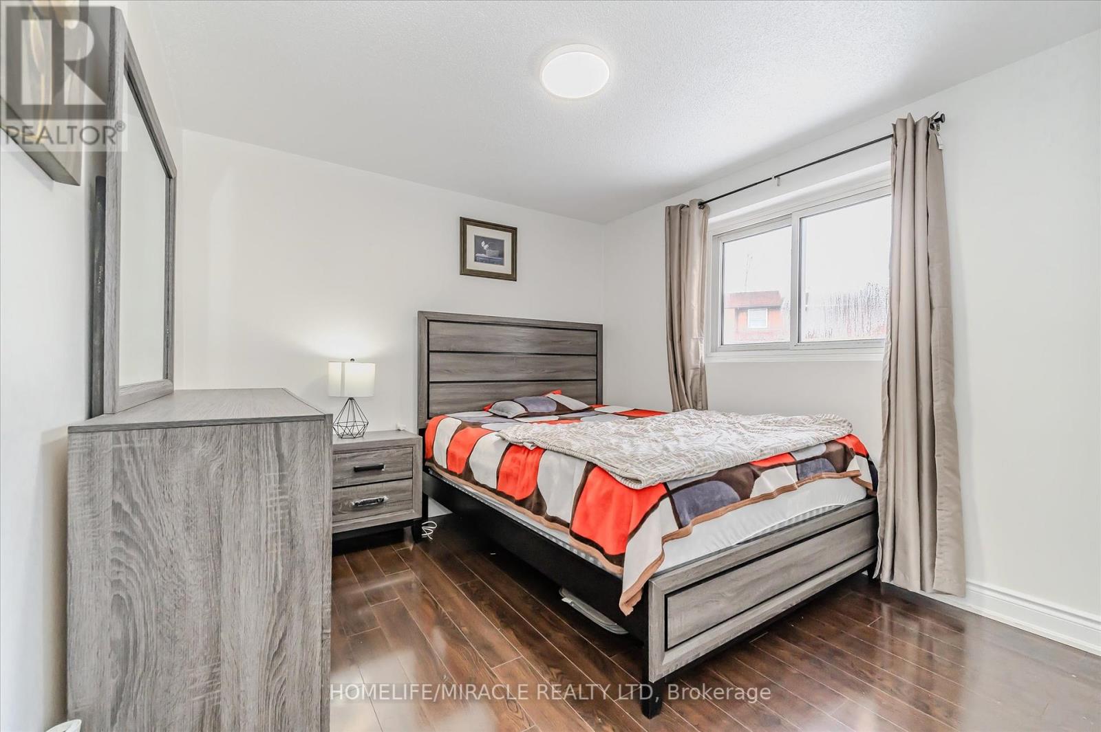 Photo 12 of 4 235 Ferguson Avenue, Cambridge ON