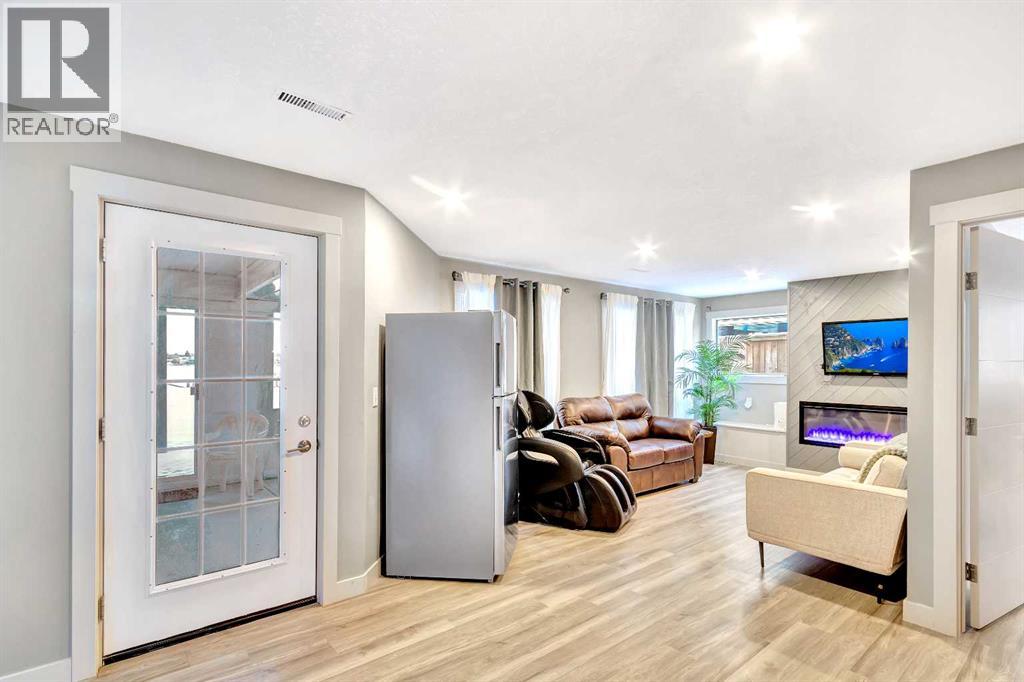 Photo 16 of 760 West Chestermere, Chestermere AB