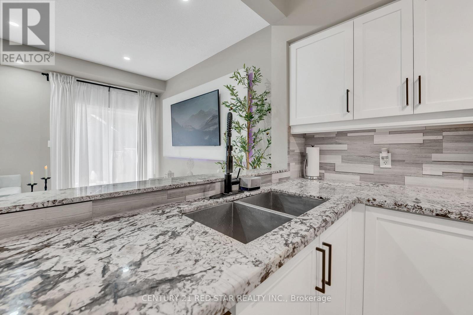 Photo 12 of 19 345 Glancaster Road, Hamilton ON
