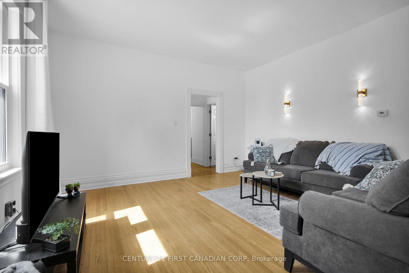 Photo 6 of 453 Quebec Street, London East ON