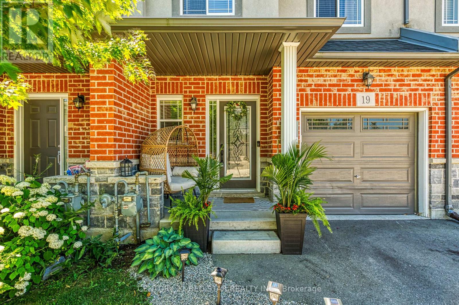 Photo 10 of 19 345 Glancaster Road, Hamilton ON