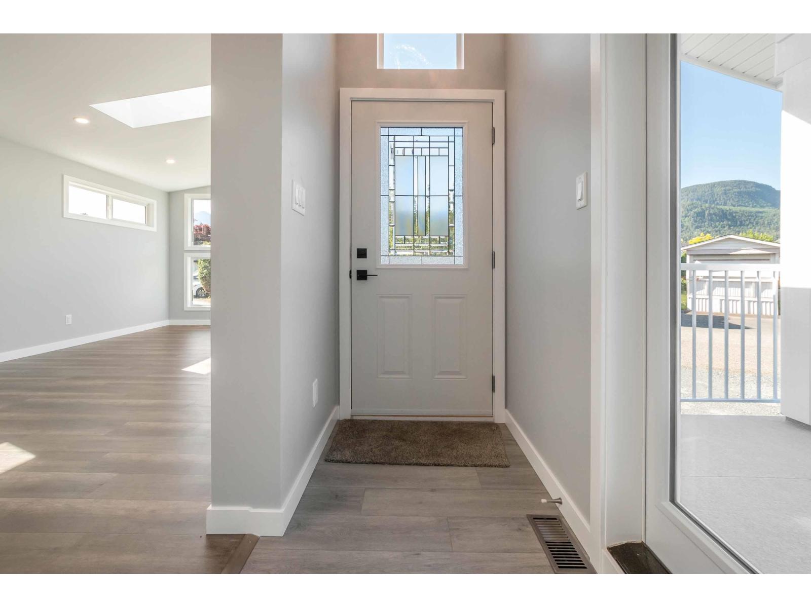 Photo 21 of 102 45640 Watson Road Garrison Crossing, Chilliwack BC