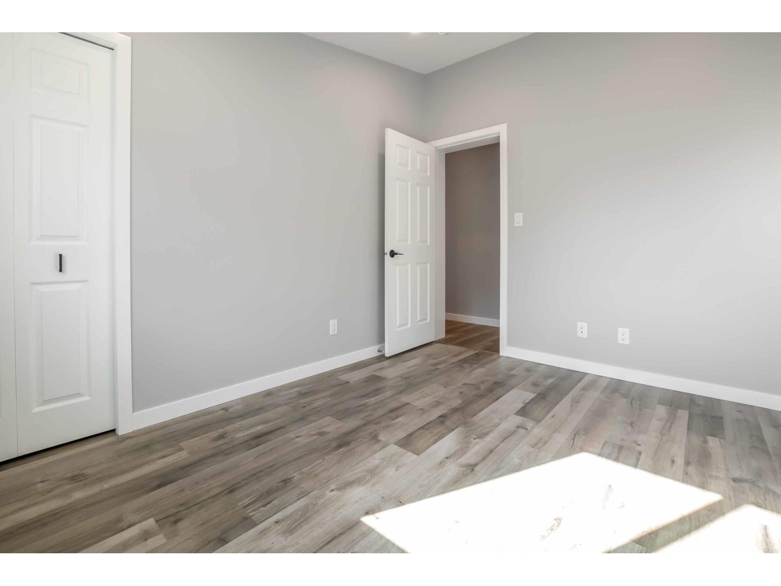 Photo 2 of 102 45640 Watson Road Garrison Crossing, Chilliwack BC