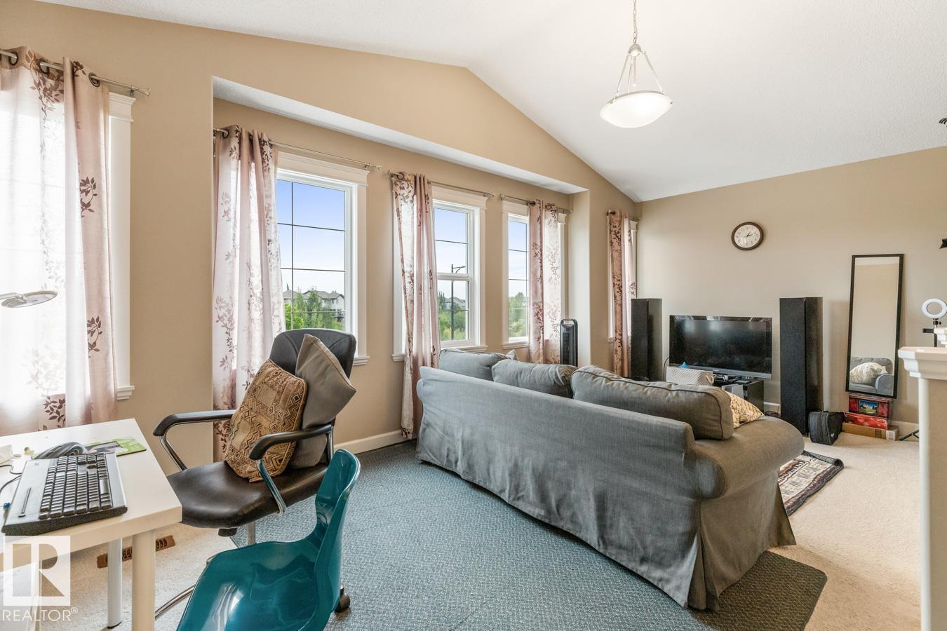 Photo 19 of 1244 Hays Dr Nw, Edmonton AB