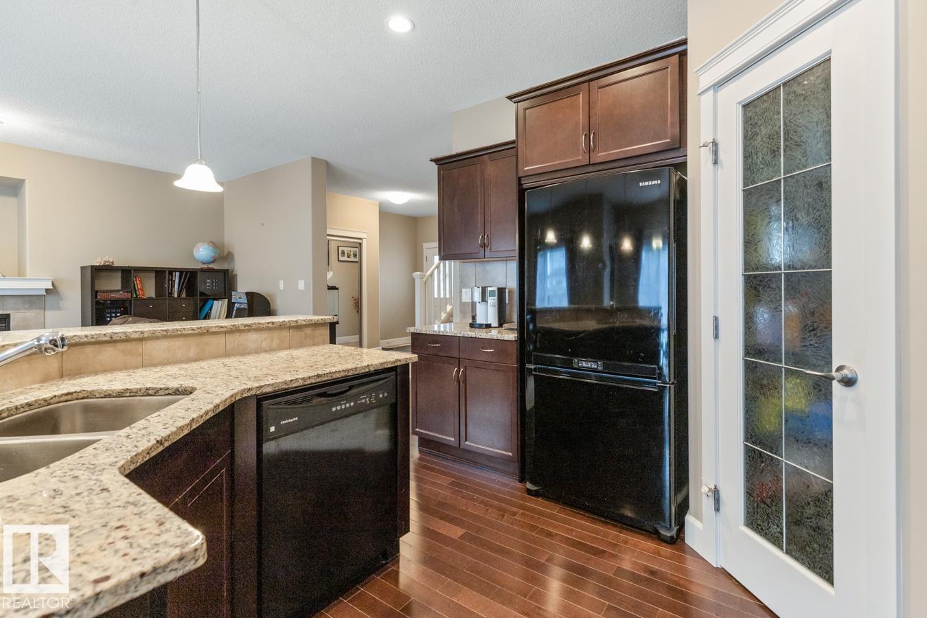 Photo 9 of 1244 Hays Dr Nw, Edmonton AB