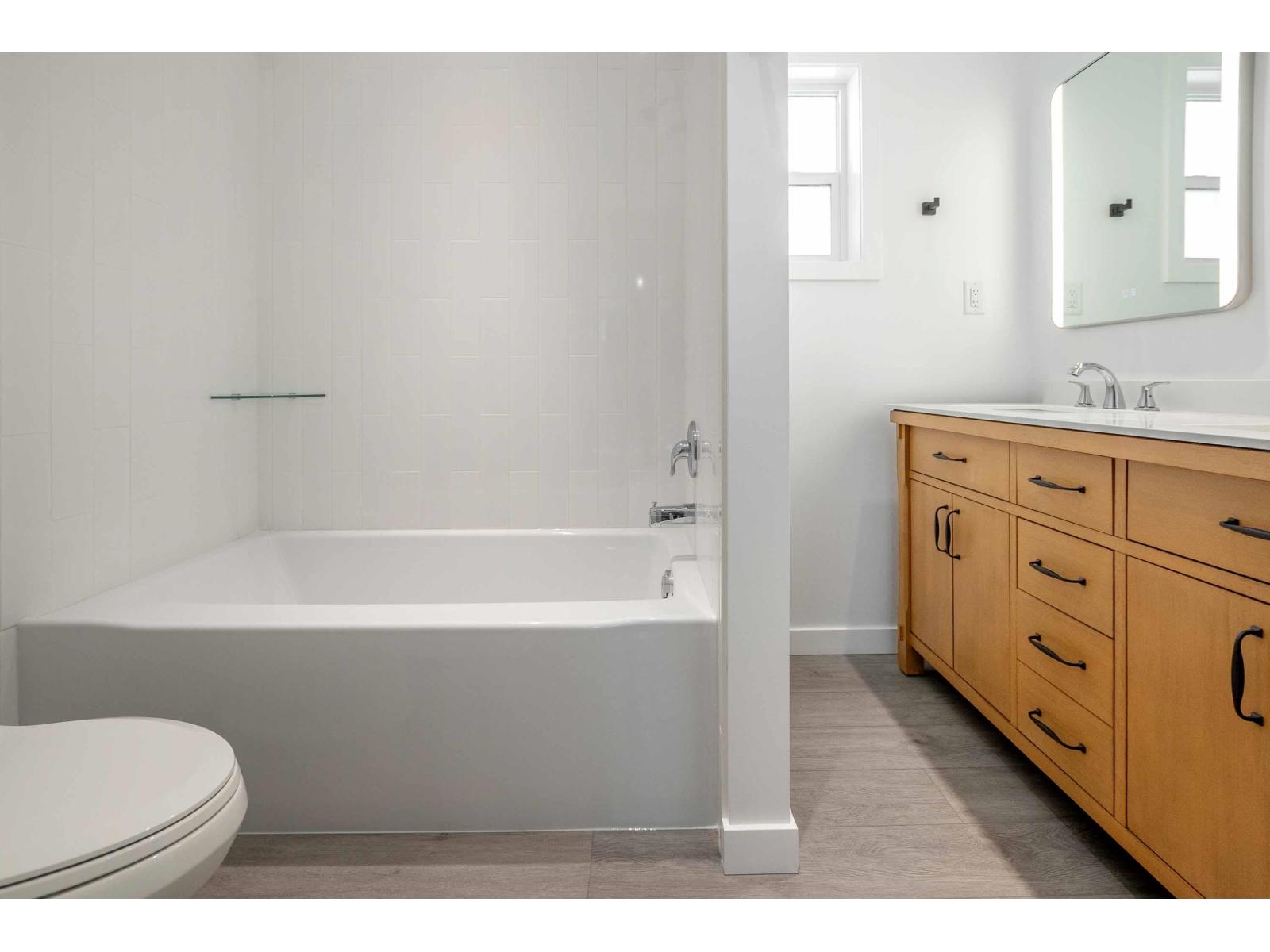 Photo 1 of 102 45640 Watson Road Garrison Crossing, Chilliwack BC