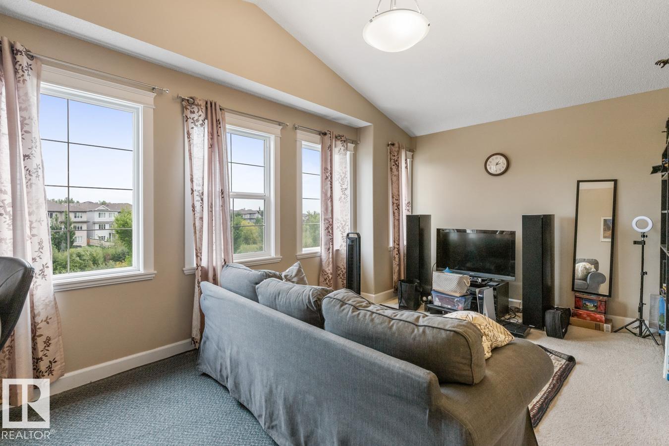 Photo 20 of 1244 Hays Dr Nw, Edmonton AB