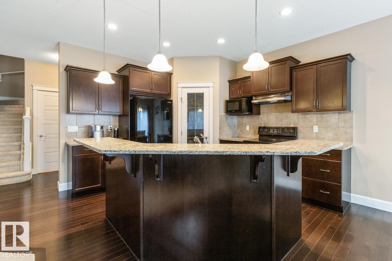 Photo 6 of 1244 Hays Dr Nw, Edmonton AB