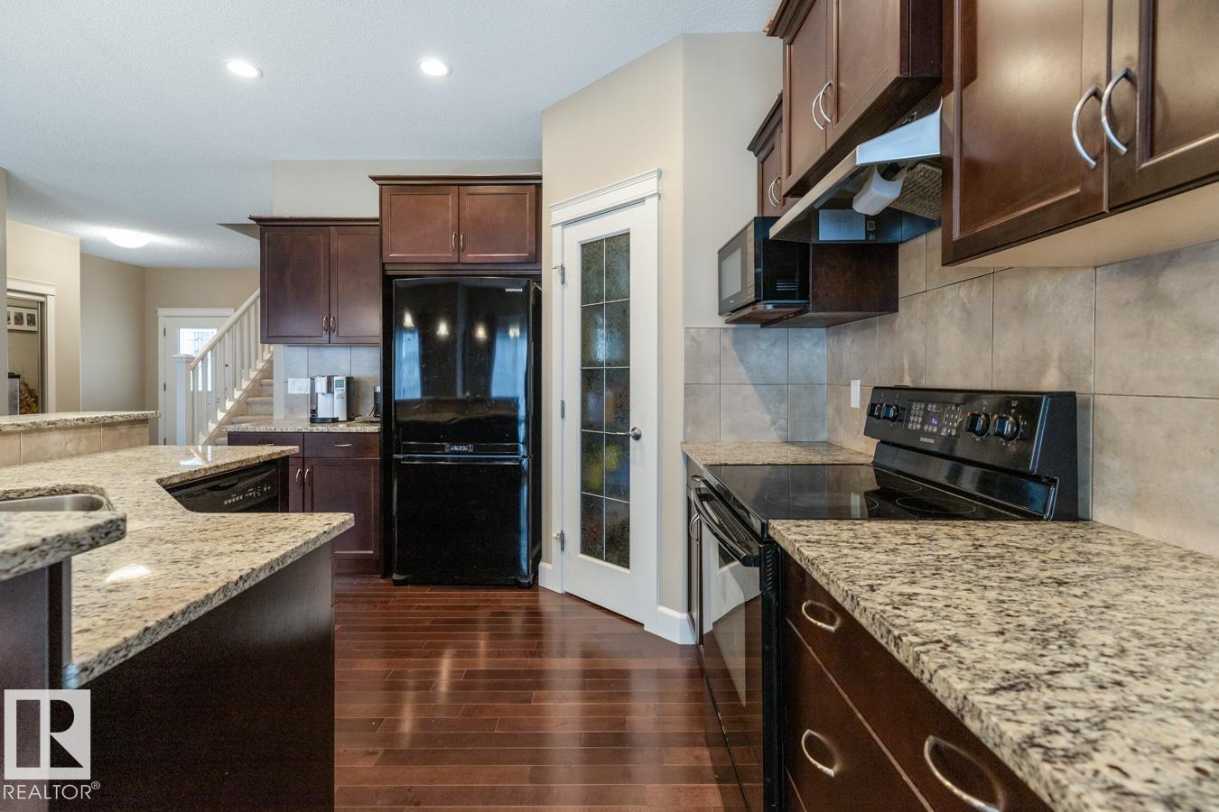 Photo 8 of 1244 Hays Dr Nw, Edmonton AB