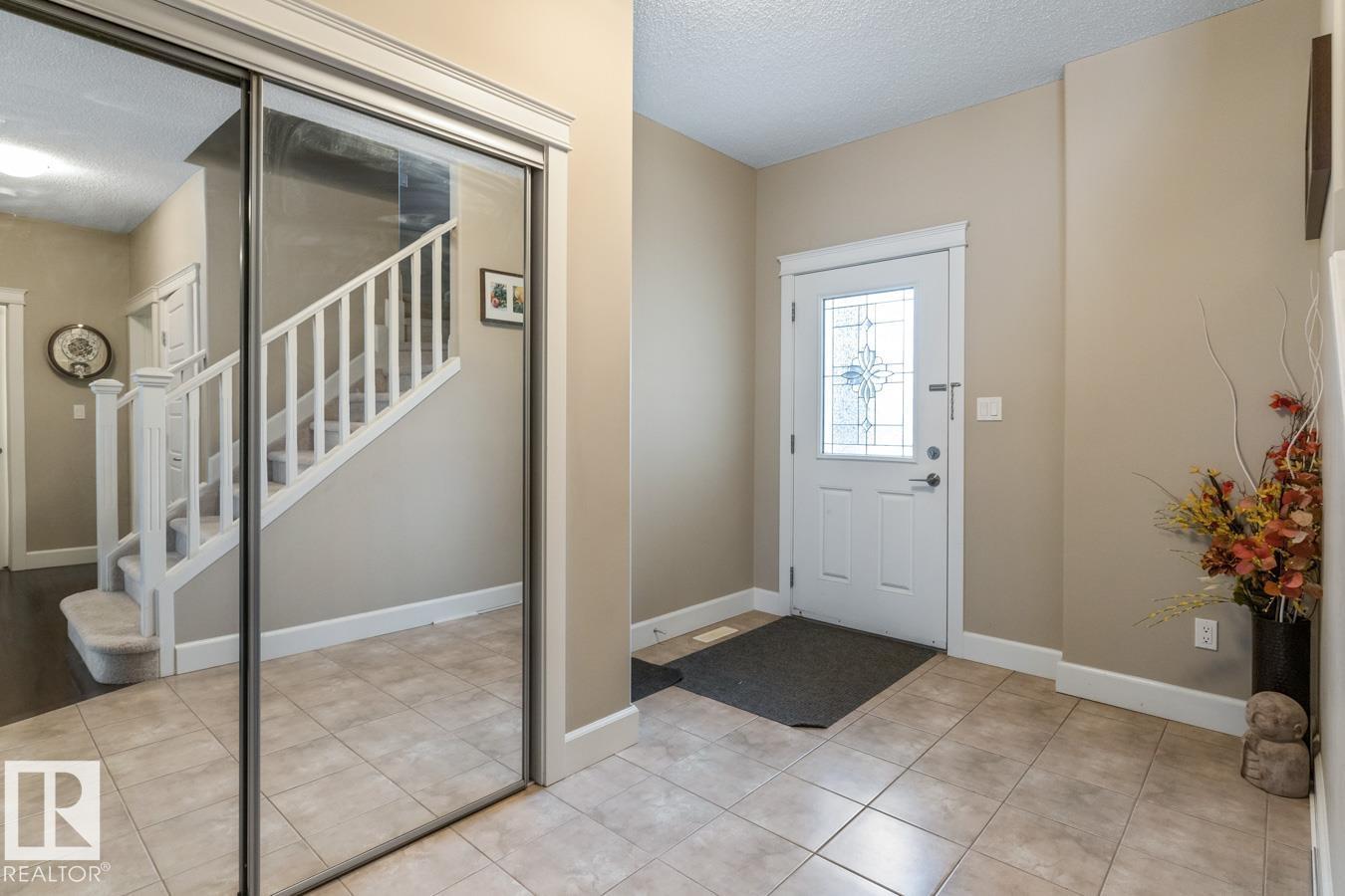 Photo 3 of 1244 Hays Dr Nw, Edmonton AB