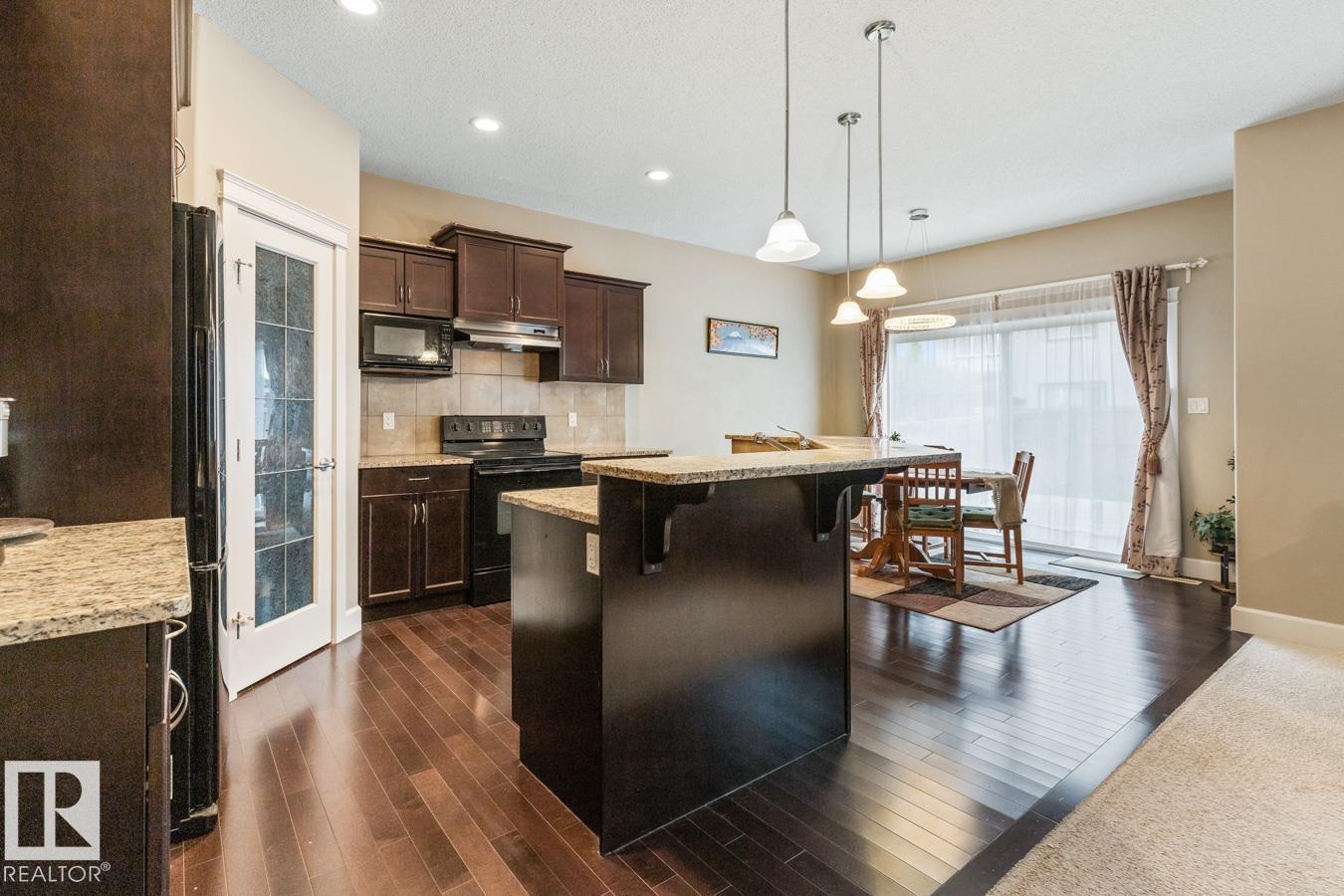 Photo 5 of 1244 Hays Dr Nw, Edmonton AB