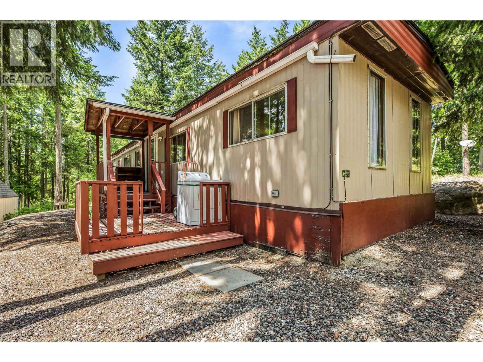 Photo 4 of 3447 Roberge Road, Tappen BC