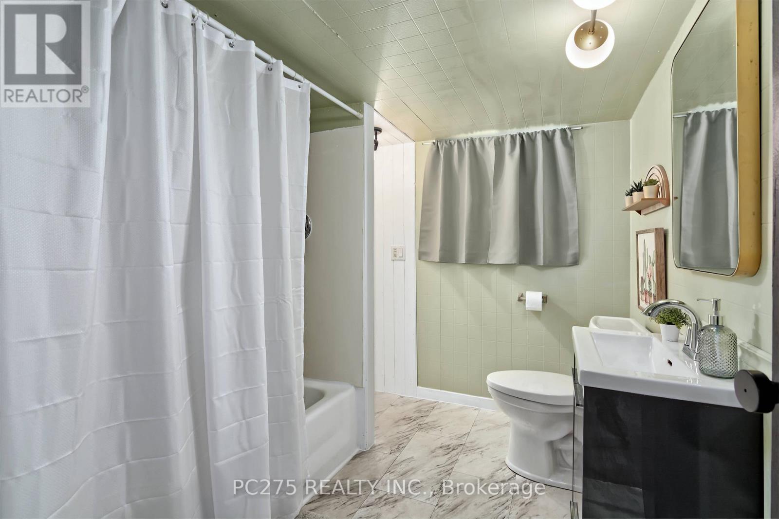 Photo 24 of 627 St James Street, London East ON