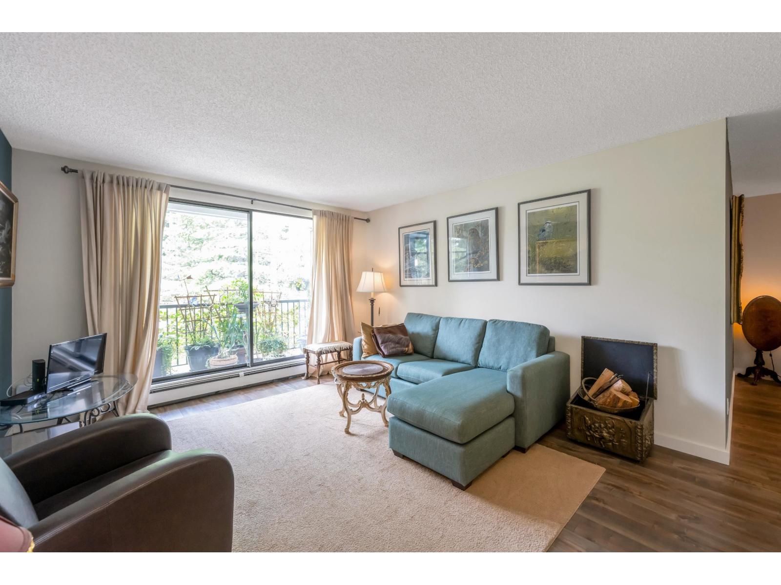 Photo 4 of 307 1740 Southmere Crescent, Surrey BC