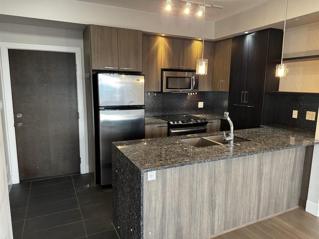 Photo 8 of A 214 20211 66 Avenue, Langley BC