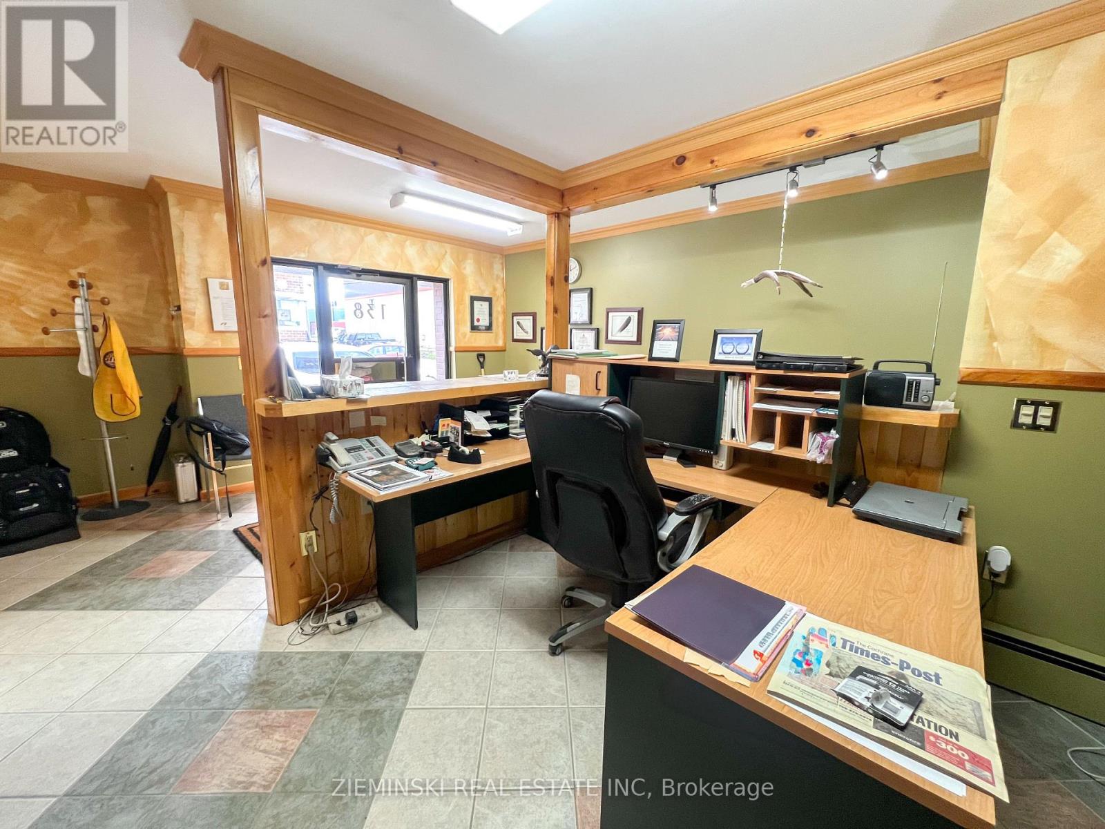 Photo 10 of 136 138 Third Street W, Cochrane ON