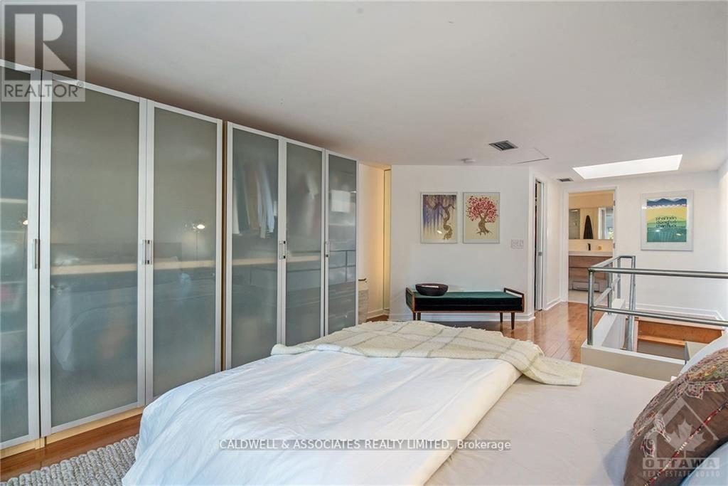 Photo 18 of 20 215 St Patrick Street, Ottawa ON
