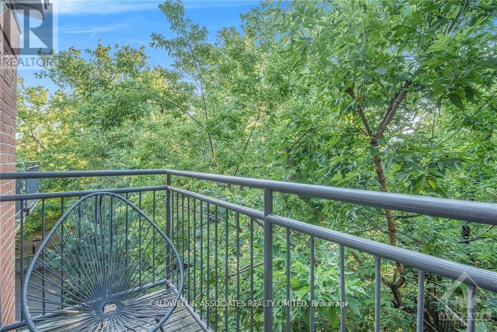 Photo 21 of 20 215 St Patrick Street, Ottawa ON