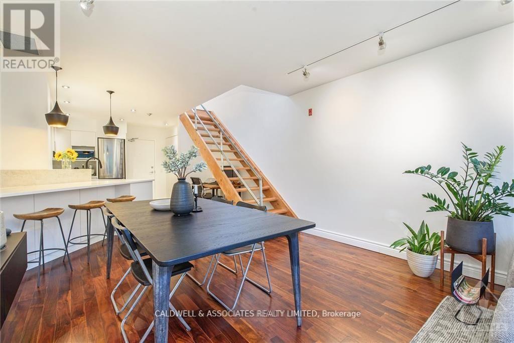 Photo 9 of 20 215 St Patrick Street, Ottawa ON