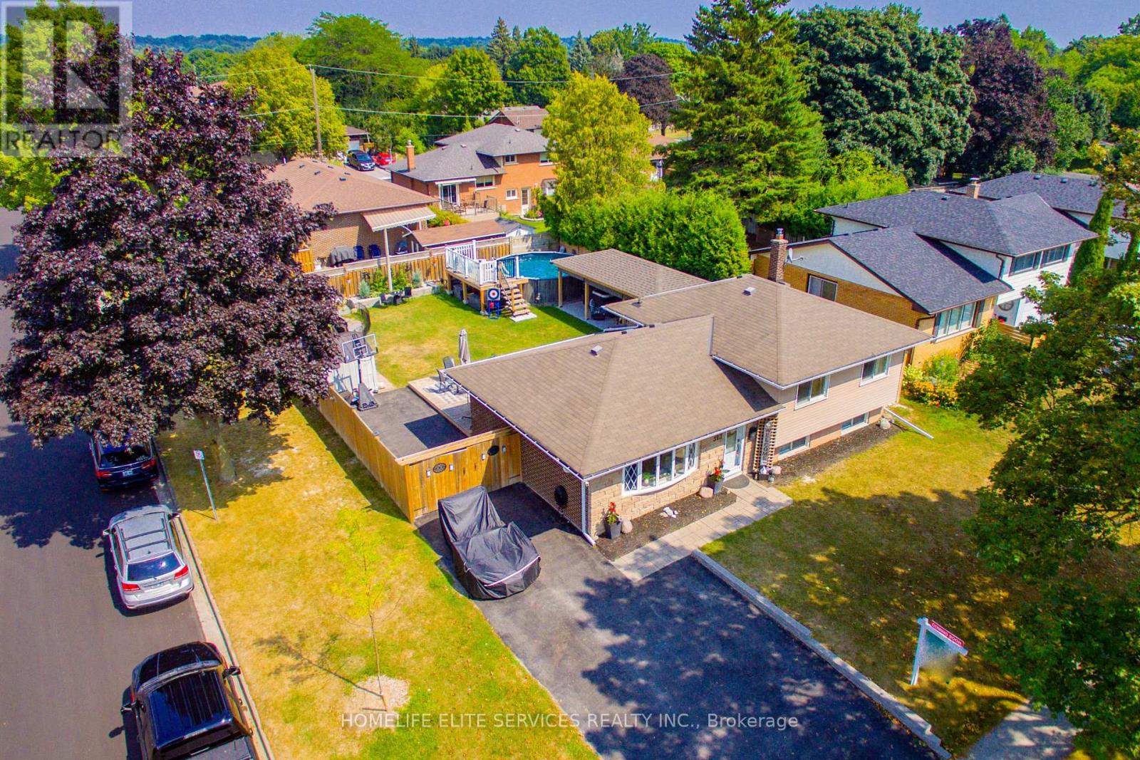 Photo 47 of 323 Central Pk Boulevard N, Oshawa ON