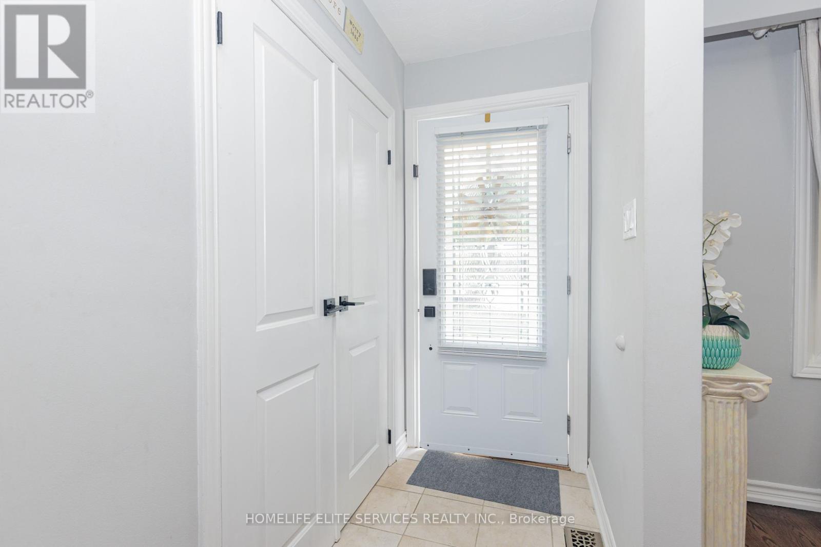 Photo 49 of 323 Central Pk Boulevard N, Oshawa ON
