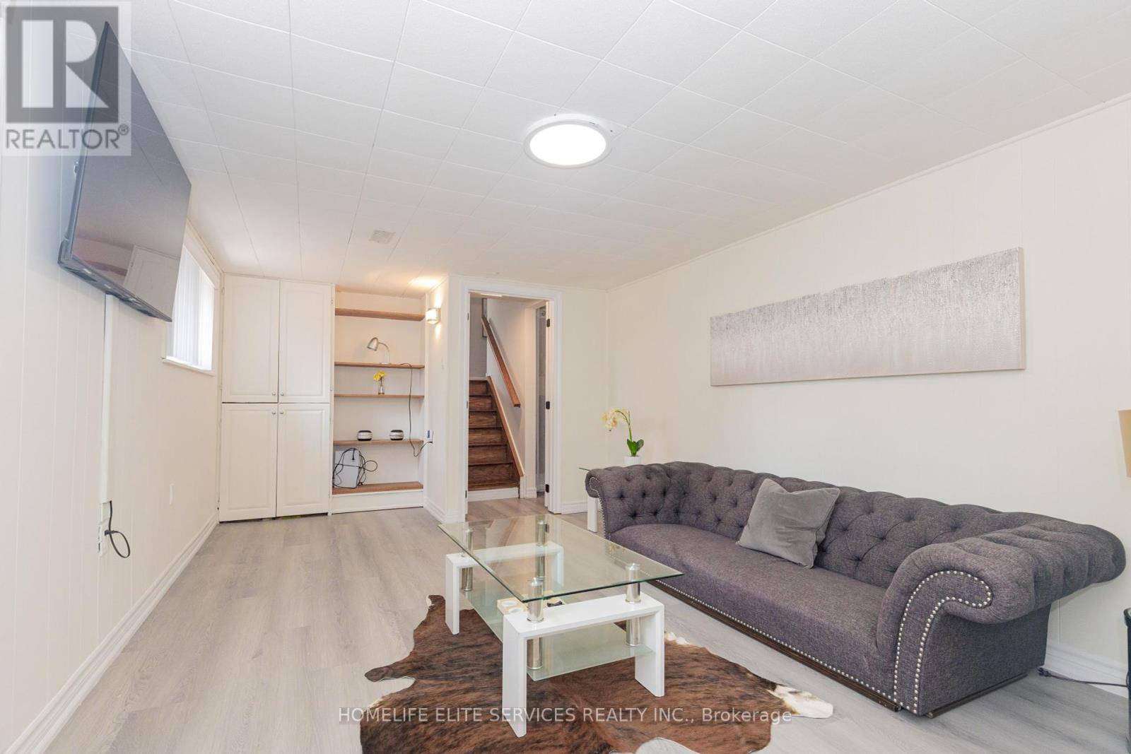 Photo 36 of 323 Central Pk Boulevard N, Oshawa ON