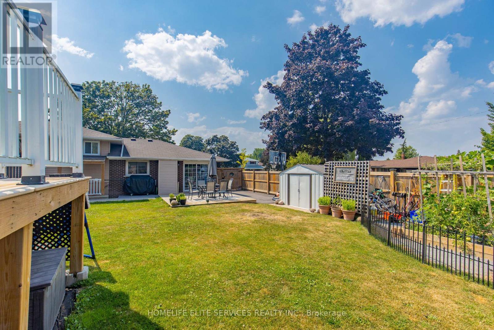 Photo 17 of 323 Central Pk Boulevard N, Oshawa ON