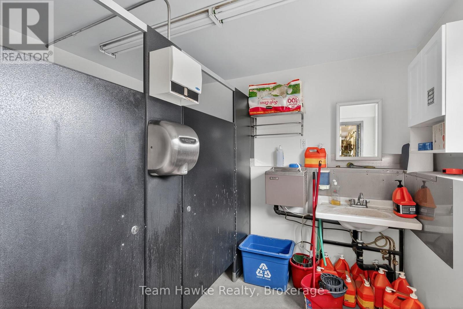 Photo 28 of 8870 County 93 Road, Midland ON