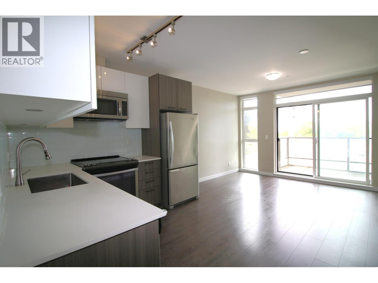 Photo 1 of 306 6555 Victoria Drive, Vancouver BC