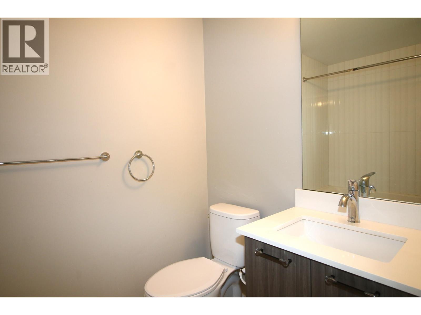 Photo 10 of 306 6555 Victoria Drive, Vancouver BC