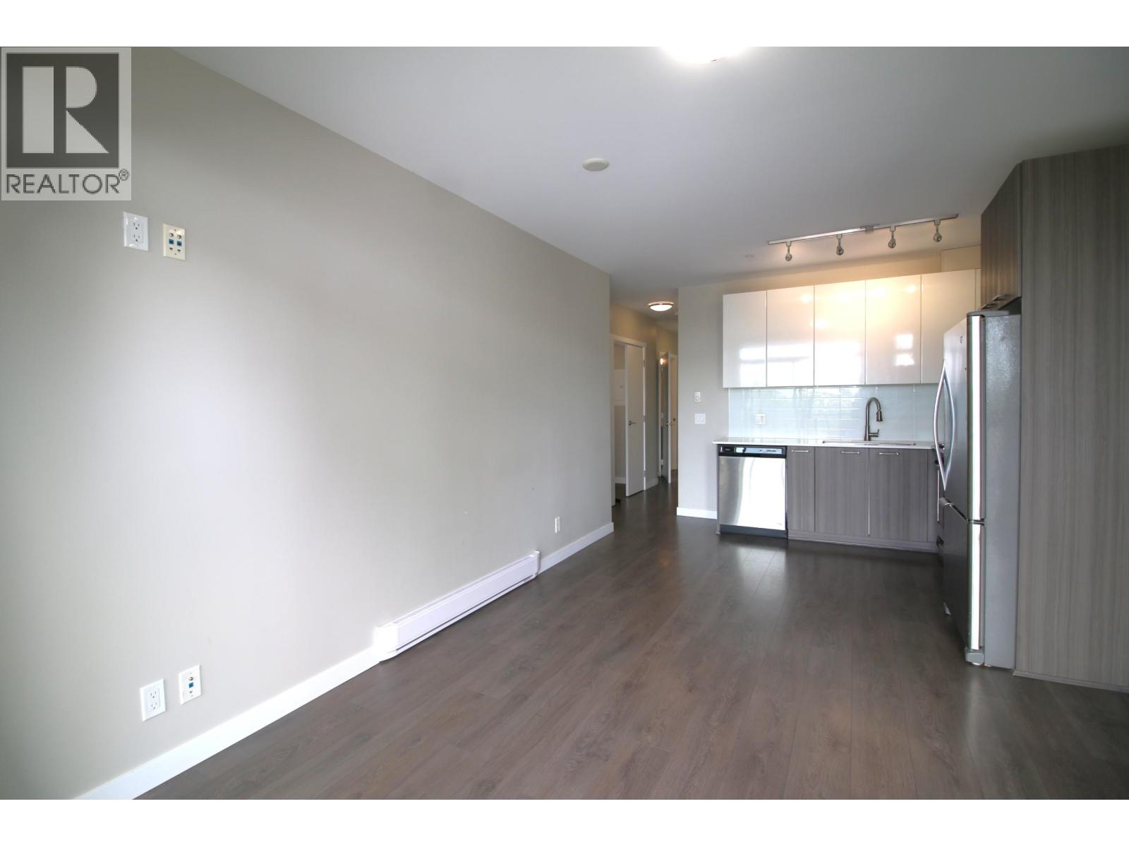 Photo 4 of 306 6555 Victoria Drive, Vancouver BC