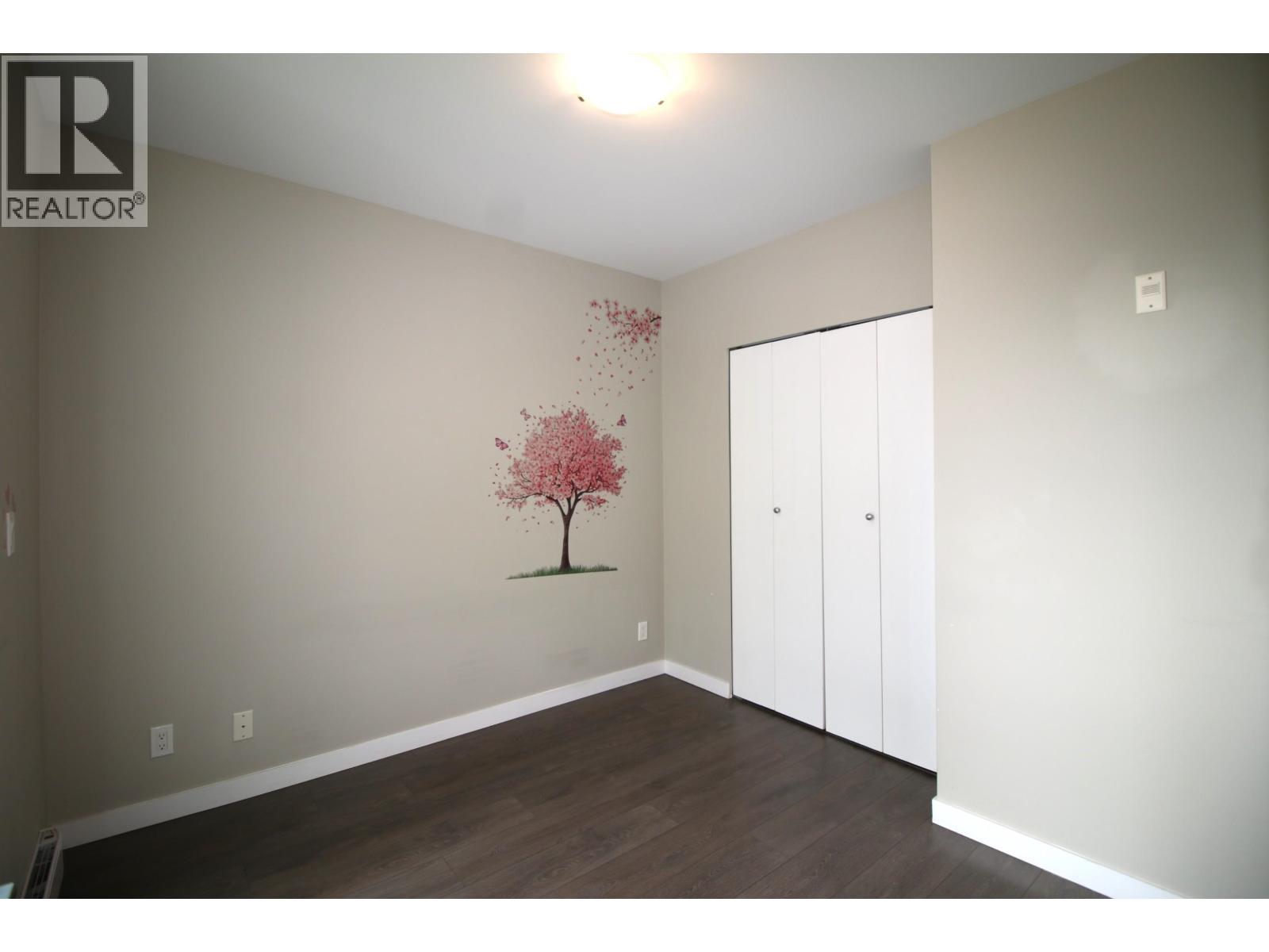 Photo 8 of 306 6555 Victoria Drive, Vancouver BC