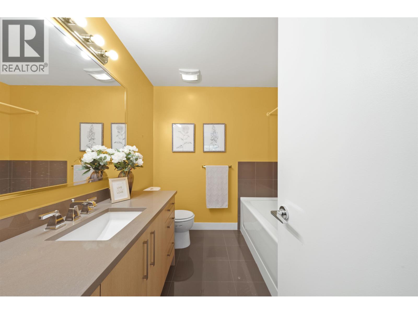 Photo 8 of 1103 8485 New Haven Close, Burnaby BC