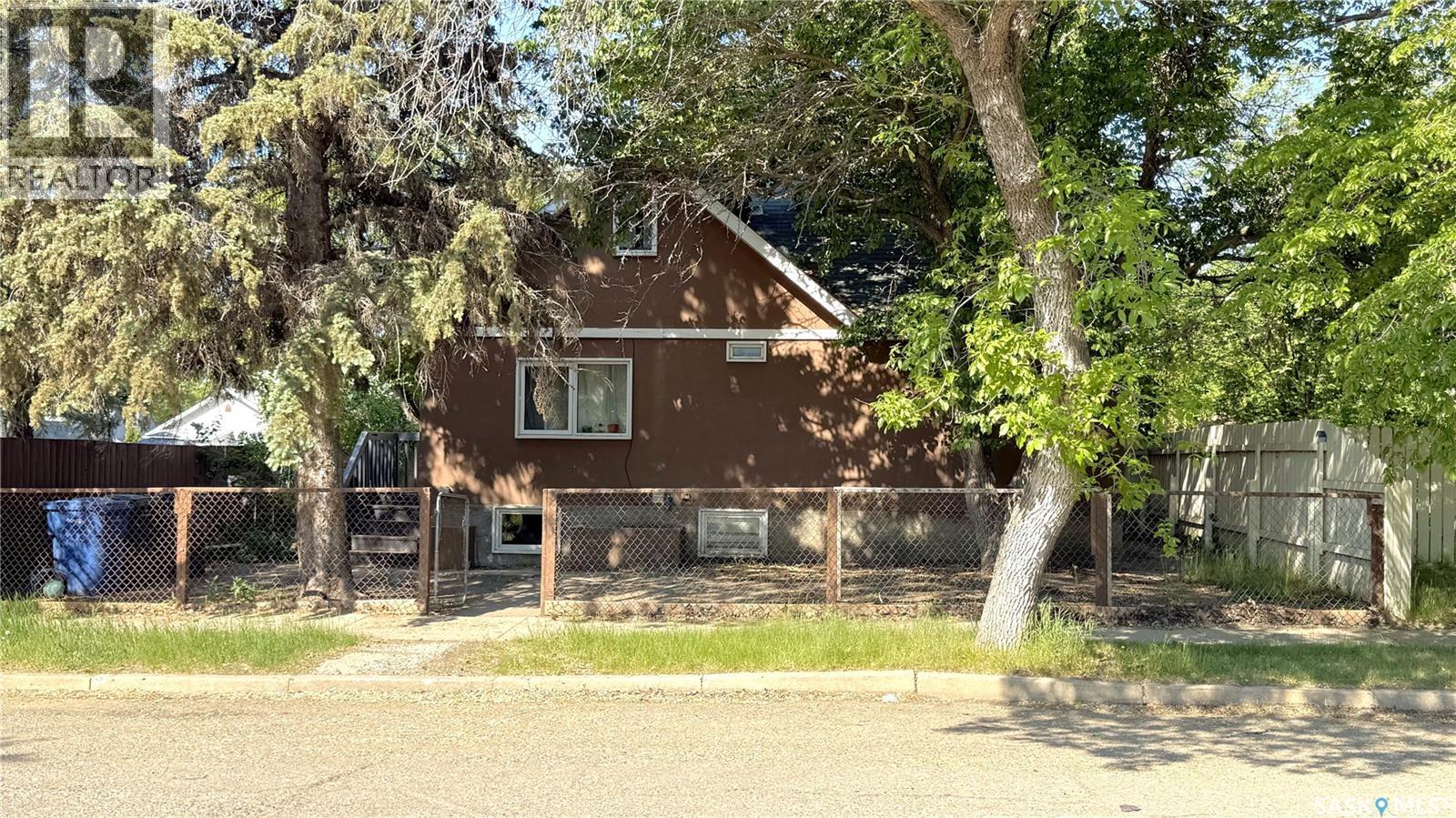 Photo 11 of 1271 107th Street, North Battleford SK