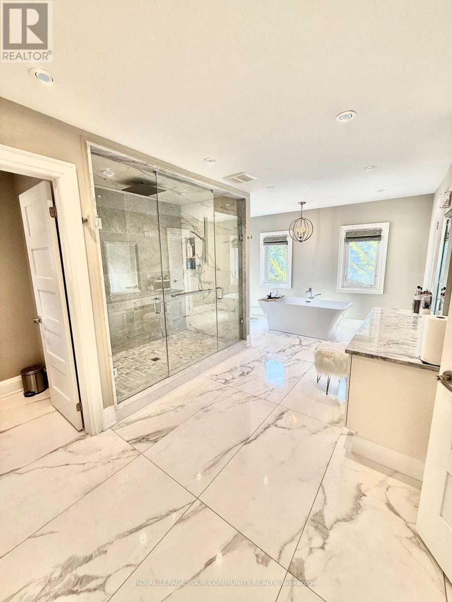 Photo 27 of 20 White Lodge Crescent, Richmond Hill ON