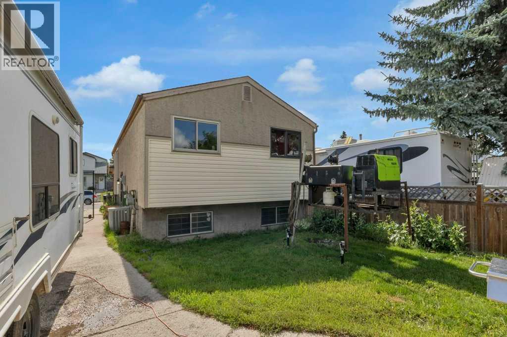 Photo 29 of 124 Abingdon Way Ne, Calgary AB