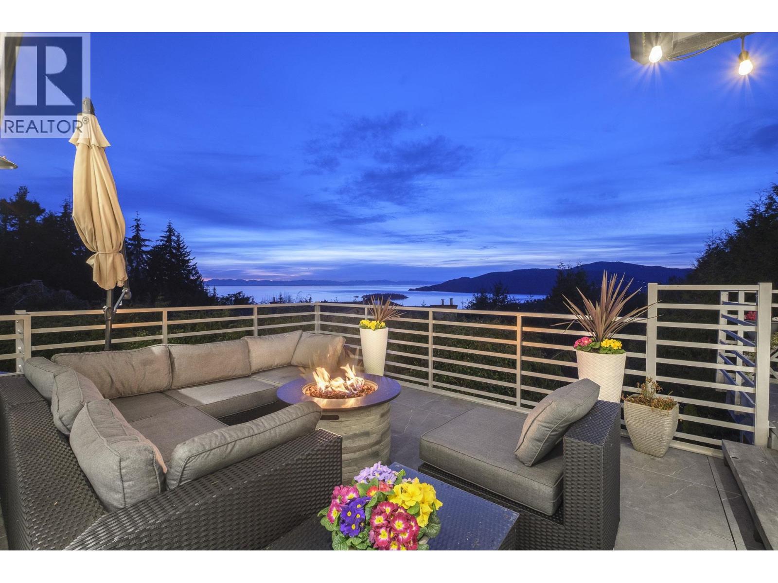 4795 WESTWOOD DRIVE, West Vancouver
