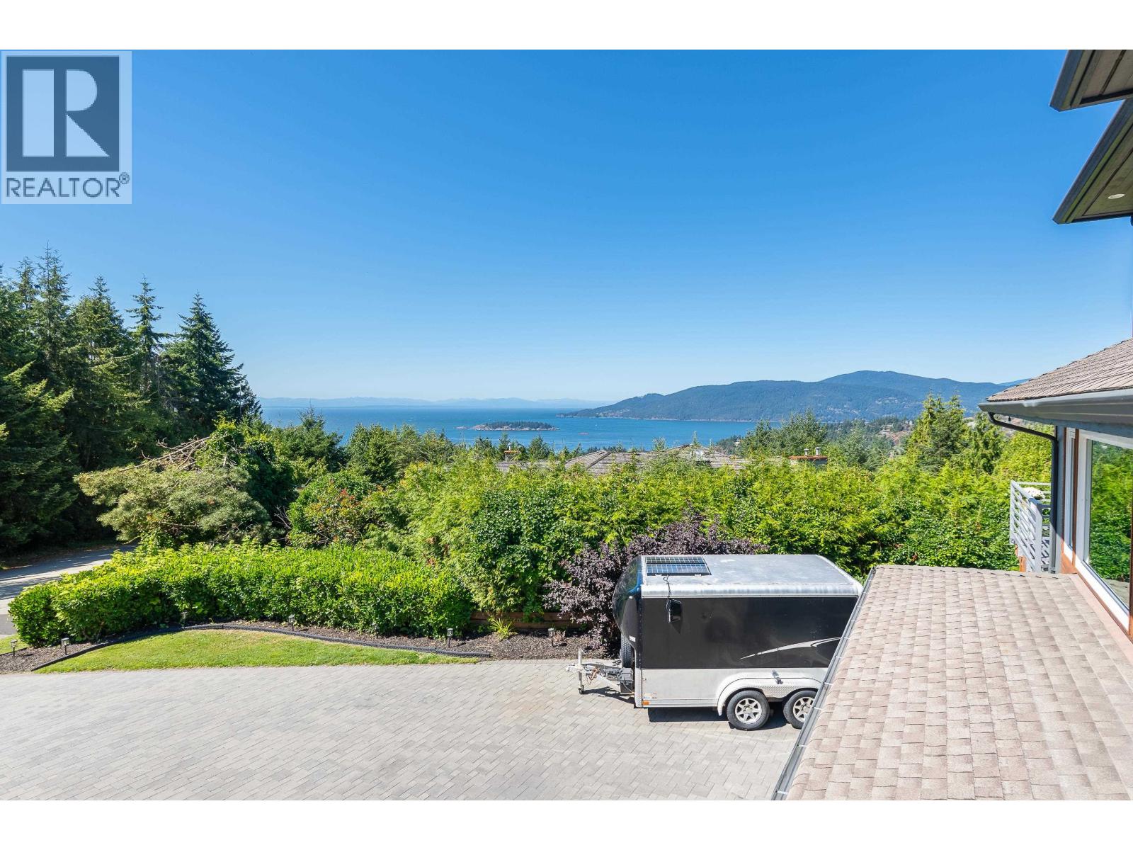 4795 WESTWOOD DRIVE, West Vancouver