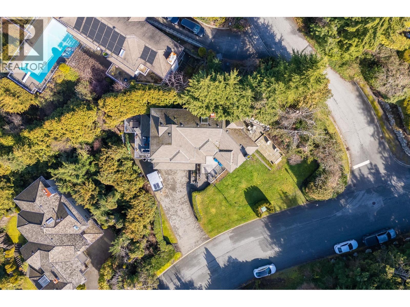 4795 WESTWOOD DRIVE, West Vancouver
