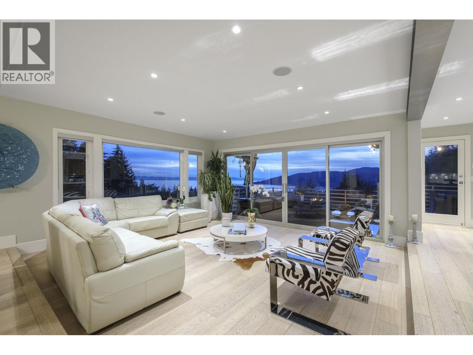 4795 WESTWOOD DRIVE, West Vancouver