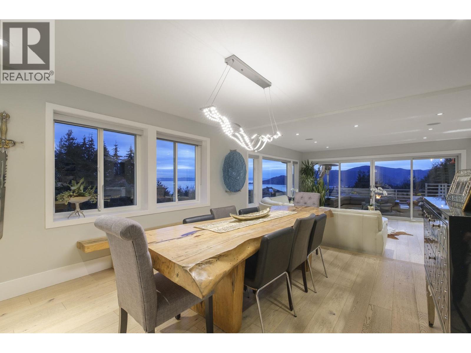 4795 WESTWOOD DRIVE, West Vancouver