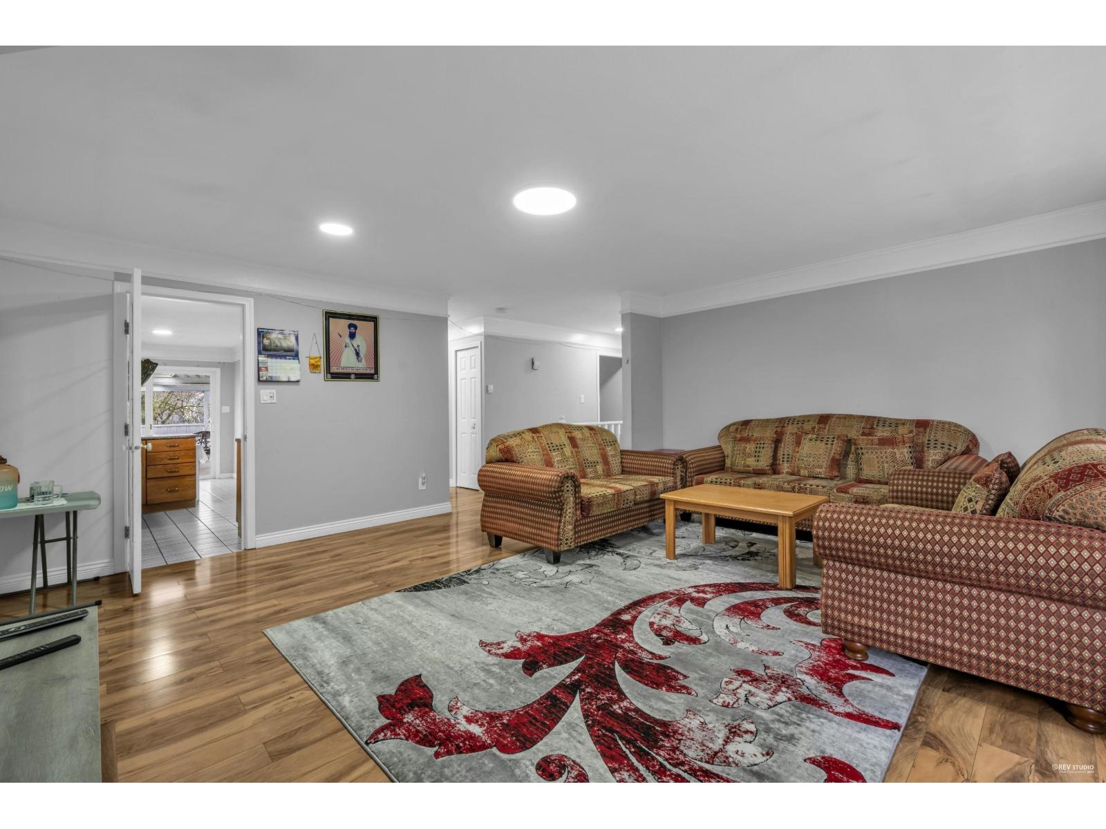Photo 4 of 13532 64 Avenue, Surrey BC